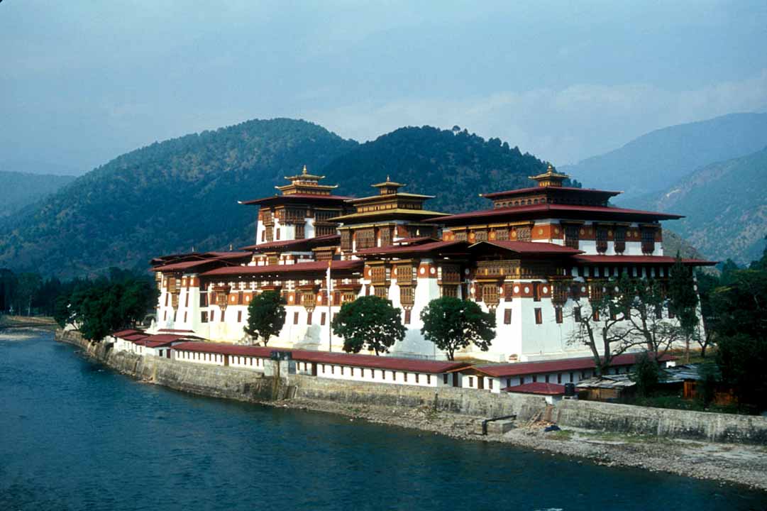 Punakha Dzong beside the river